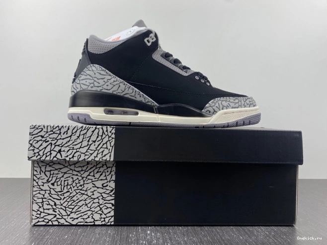 One Kick Jordan Air Noir CK9246-001 WMNS Off 3 0810